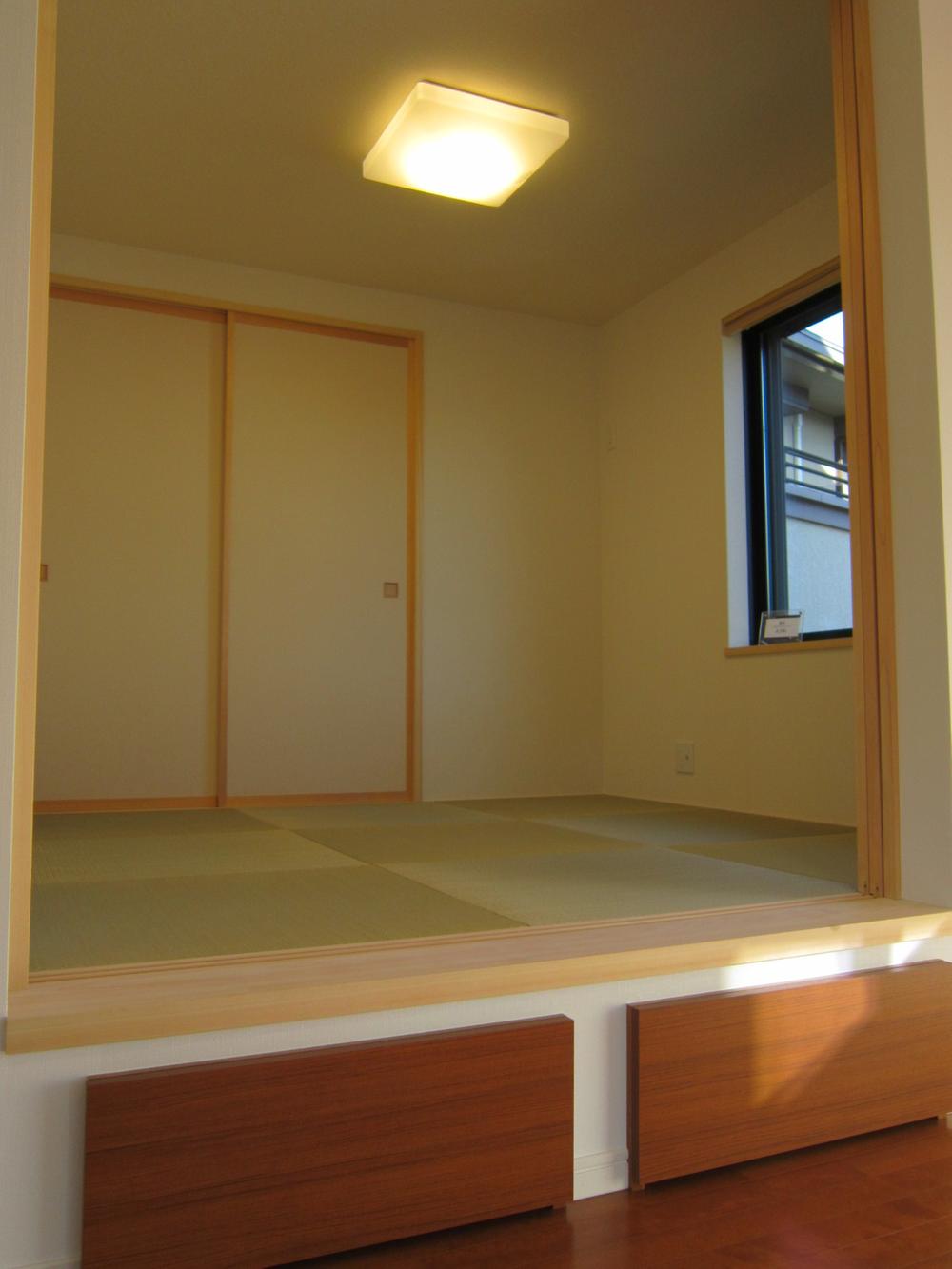 Other introspection. (Building 2) Japanese-style room Under becomes the storage