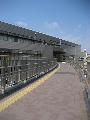 library. Johoku 240m until the library (library)