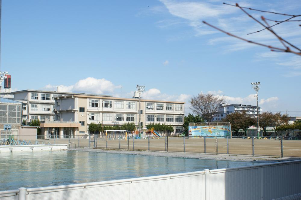 Primary school. 559m to the Hamamatsu Municipal Ryuzenji Elementary School