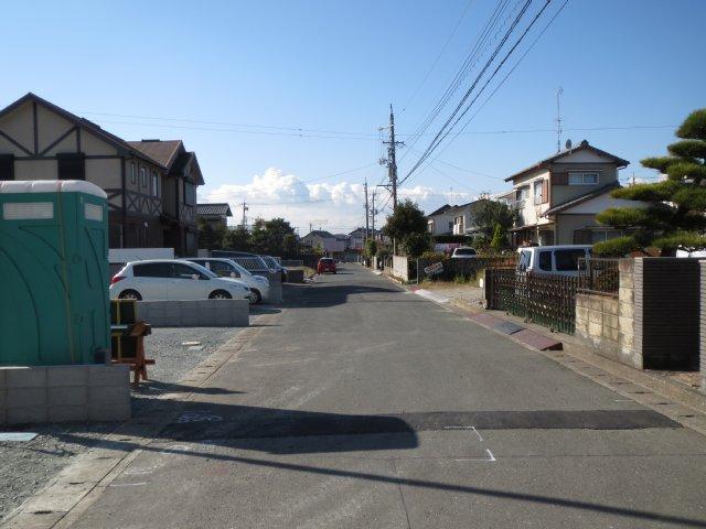 Other local. Frontal road