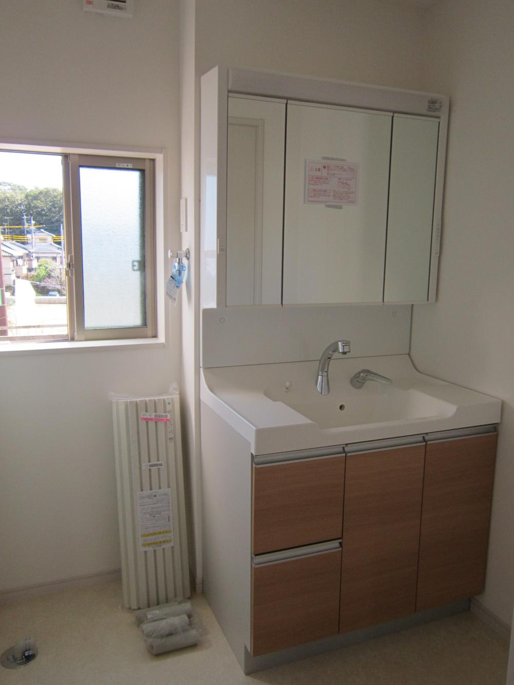 Wash basin, toilet. Local shooting No.12