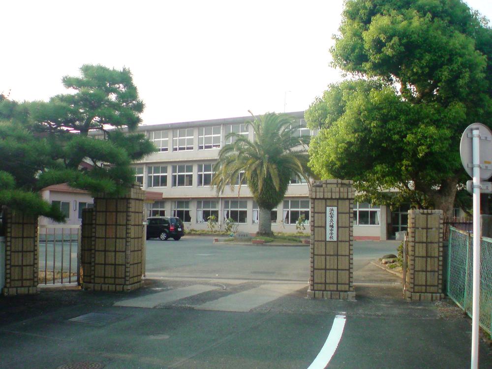 Junior high school. 924m to the Hamamatsu Municipal Hachiman Junior High School
