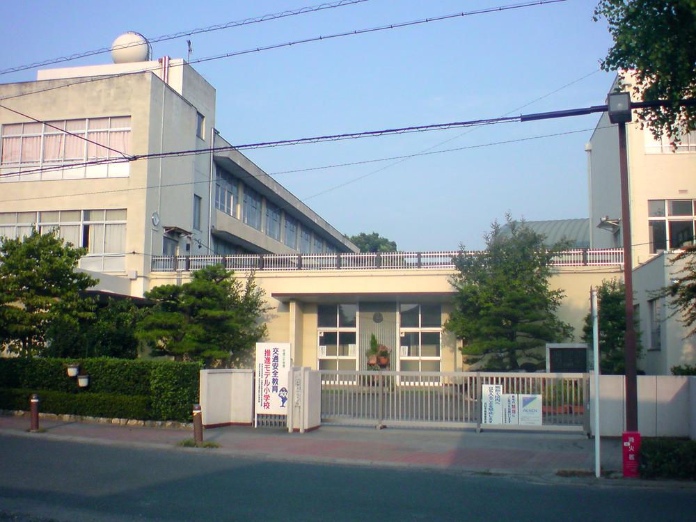 Primary school. 381m to the Hamamatsu Municipal Funakoshi Elementary School