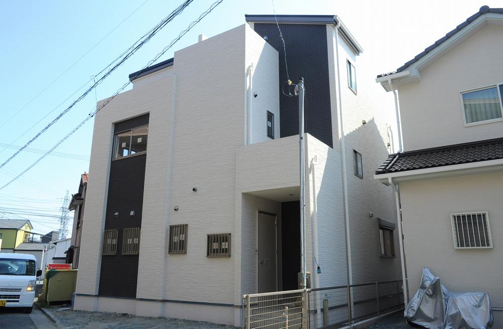 Local appearance photo. Local photos (August 2013 shooting)