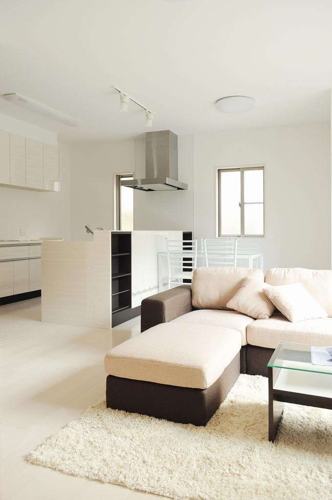 Living. LDK. Dining from the kitchen, Living room overlooks. (September 2013 shooting)