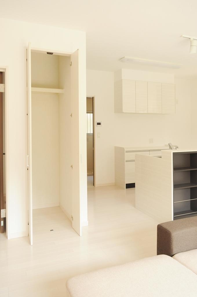 Receipt. Closet in the living room. (20-- year 00 May) Shooting