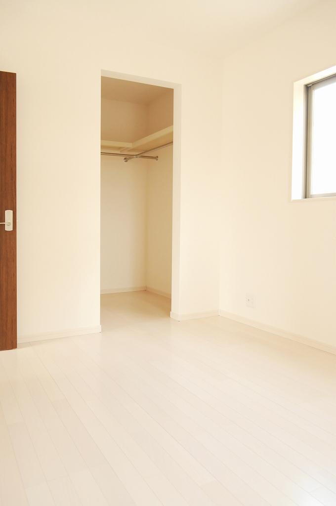 Receipt. It comes with a large closet on the north side Western-style 6 tatami. (September 2013 shooting)