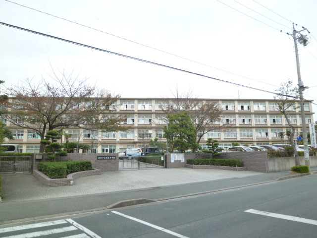 Junior high school. 1180m until the Municipal Kaisei junior high school (junior high school)