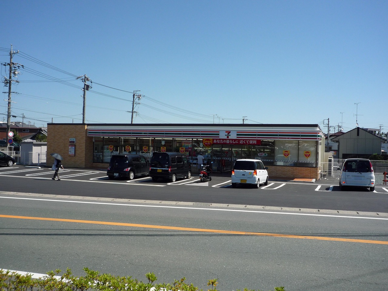 Convenience store. Seven-Eleven Hamamatsu Izumi 2-chome up (convenience store) 896m