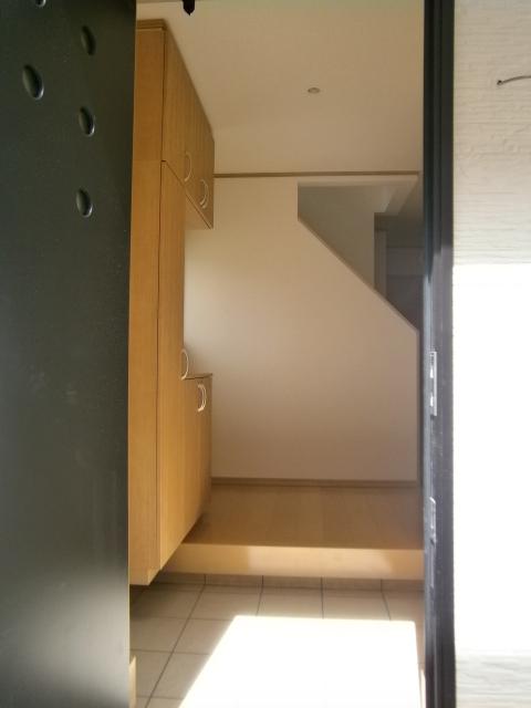 Entrance. Local (September 2013) Shooting