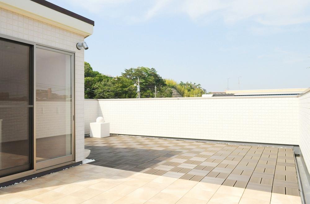 Rooftop garden. Day is also well good feeling space. (May 2013 shooting)