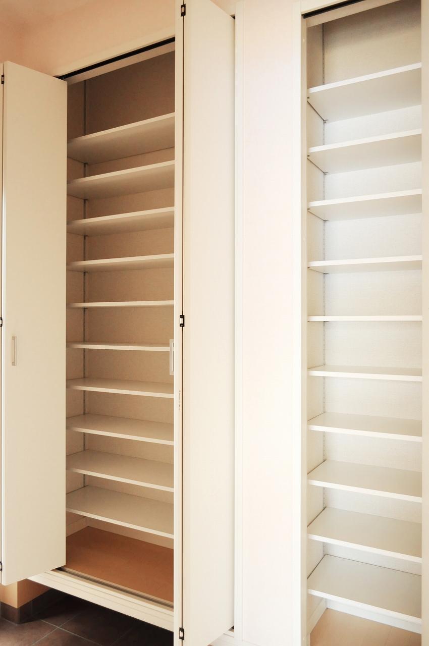 There is a shoe closet of large capacity to the front door. (May 2013 shooting)