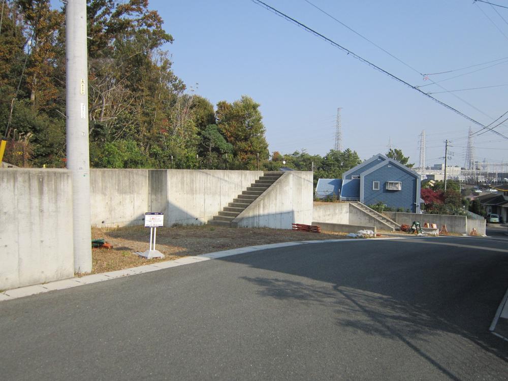 Local photos, including front road. Local shooting  No.6.7