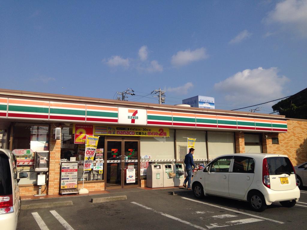 Convenience store. Thanks Hamamatsu Izumi-chome store up (convenience store) 169m