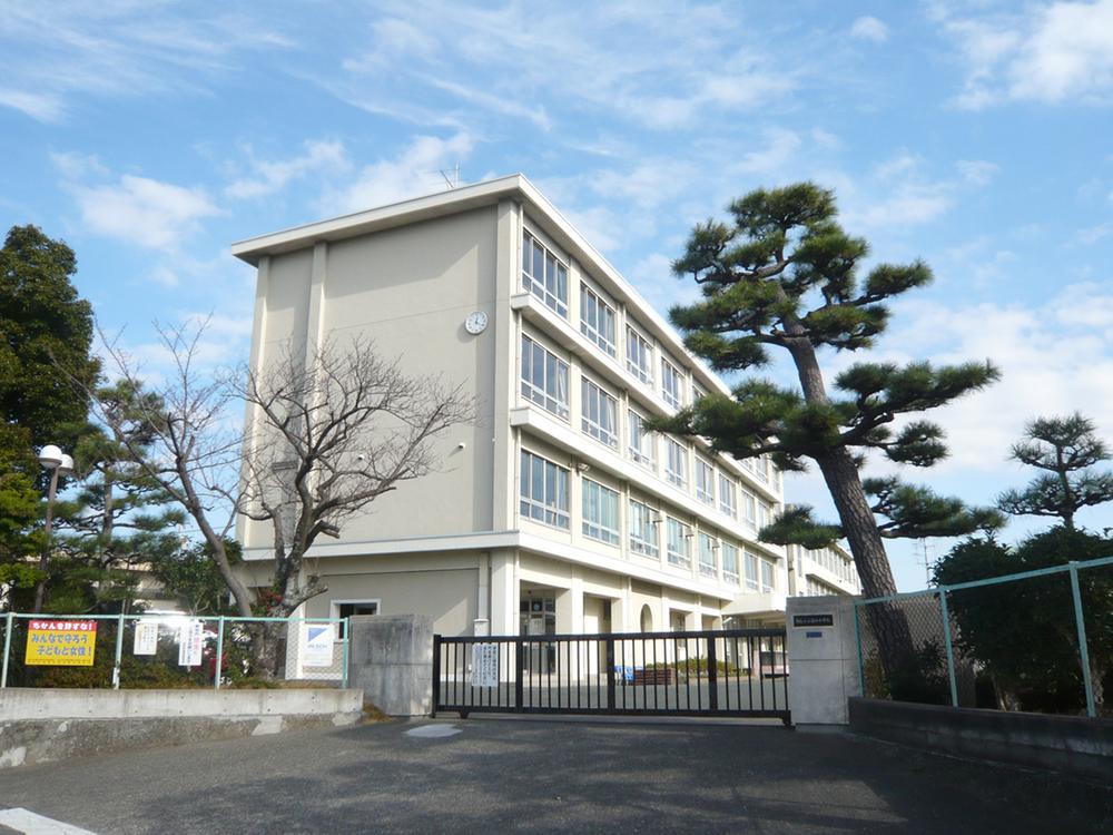 Primary school. Hamamatsu Municipal Oiwake 800m up to elementary school