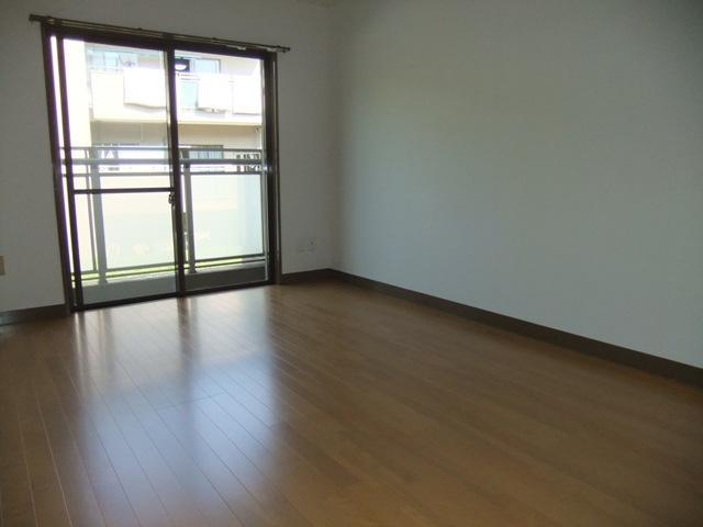 Non-living room. I Basic is the renovation required of clean rooms (^^)