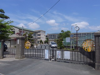 Primary school. Hirosawa up to elementary school (elementary school) 450m