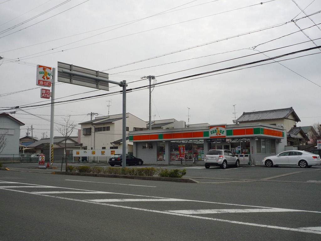 Convenience store. Thanks Hamamatsu Shijimizuka store up (convenience store) 572m