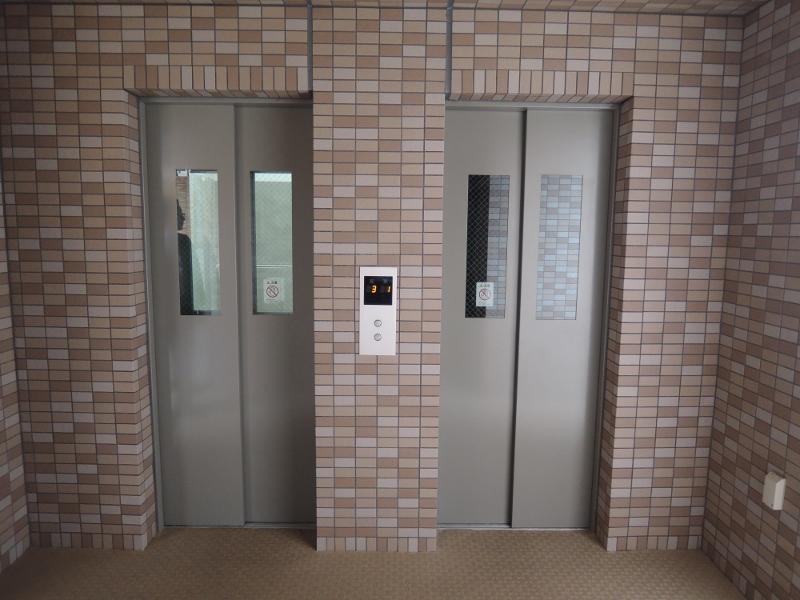 Other common areas. Elevator 2 groups