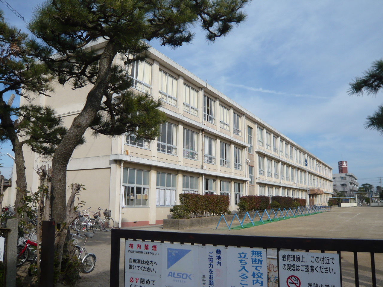 Primary school. 895m to the Hamamatsu Municipal Asama elementary school (elementary school)