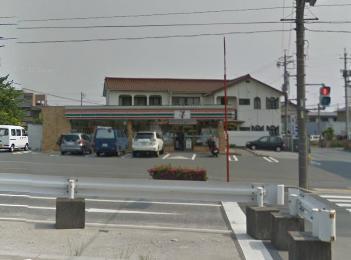 Convenience store. 545m to Seven-Eleven (convenience store)