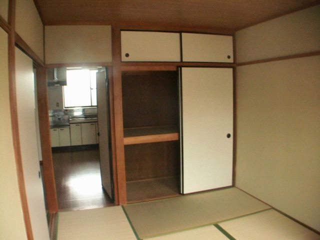 Living and room. Japanese-style room ・ Armoire