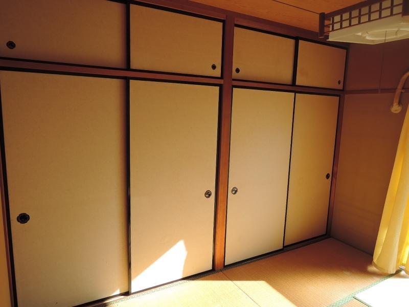 Non-living room. Southeast side of Japanese-style room, Between closet 2, With upper closet!