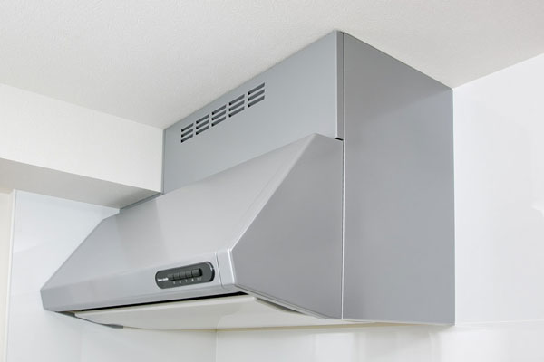 Kitchen.  [Current plate with a range hood] Adopted excellent sirocco fan to absorb force. Current plate is made of high-quality enamel easy to clean (same specifications)