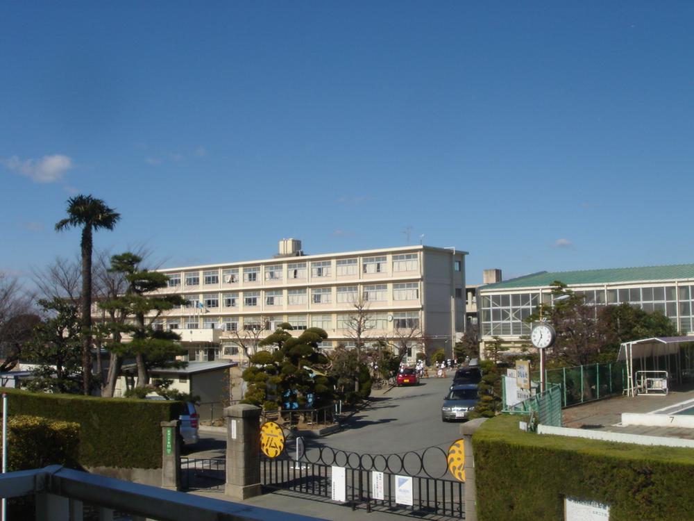 Primary school. 579m to the Hamamatsu Municipal Hirosawa Elementary School