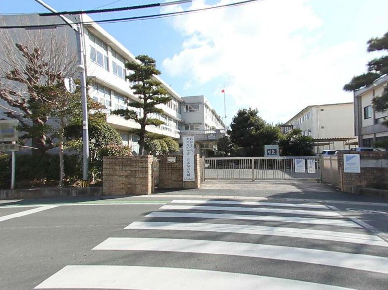Junior high school. 817m to the Hamamatsu Municipal Shijimizuka junior high school