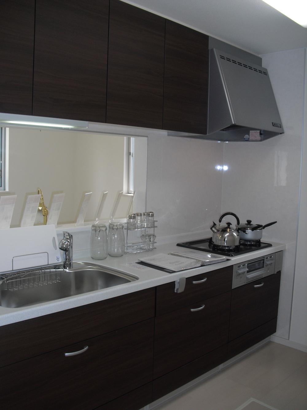Same specifications photo (kitchen). Kitchen of image