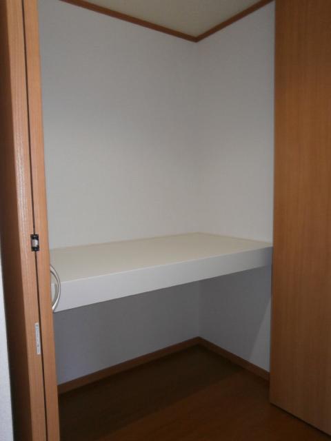 Receipt. Indoor (12 May 2013) taking a Western-style housing