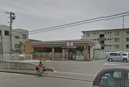 Convenience store. Seven-Eleven Hamamatsu Shijimizuka 4-chome up (convenience store) 340m