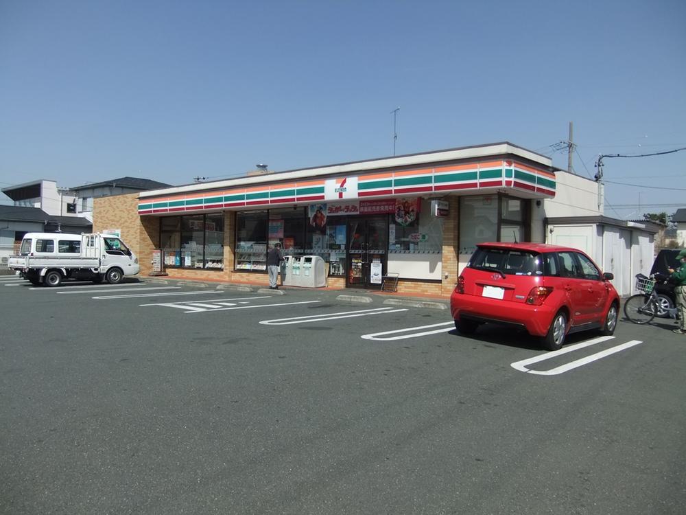 Convenience store. Seven-Eleven 550m to Hamamatsu Nakajima 3-chome