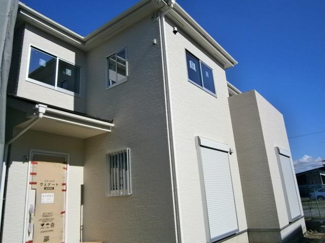 Local appearance photo. Local (11 May 2013) Shooting