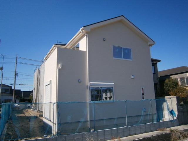 Local appearance photo. Local (11 May 2013) Shooting