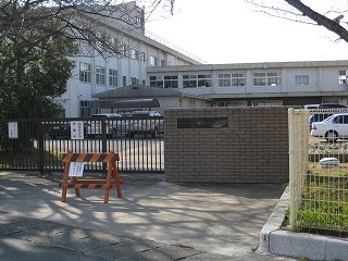 Primary school. Attached to the elementary school (elementary school) 650m