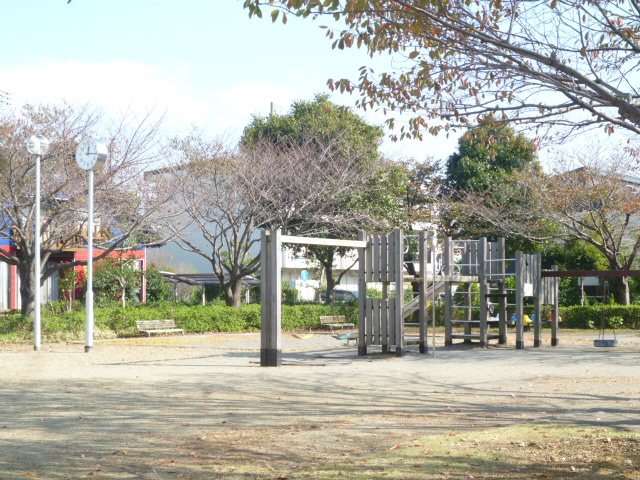 park. 166m to Takaoka Sakura Park (park)