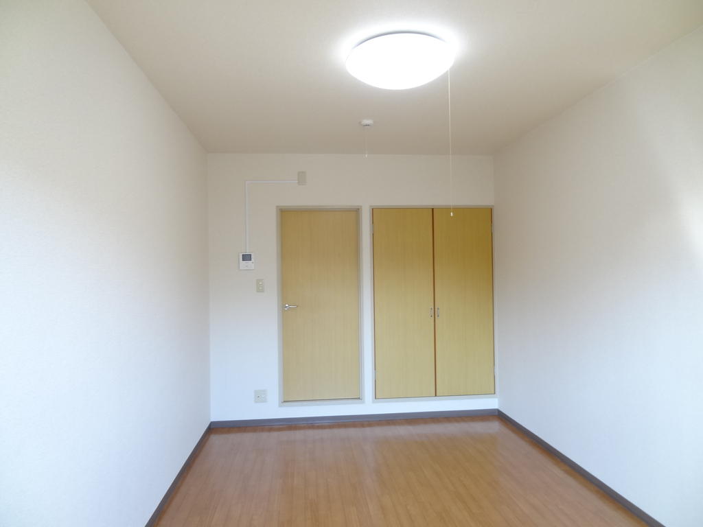 Living and room. Western-style room 7.5 Pledge