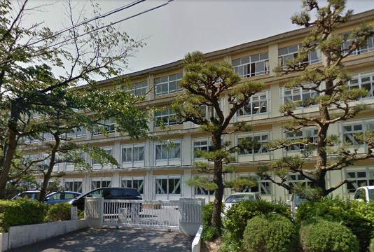 Primary school. 845m to the Hamamatsu Municipal Kamoe elementary school (elementary school)