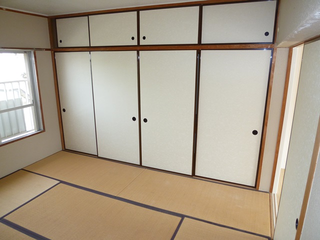 Other room space. 2 times the closet is usually of Japanese-style room (6 quires)! (Between 2) There is also a upper closet.