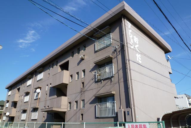 Building appearance. 2 Kaikaku room of reinforced concrete apartment