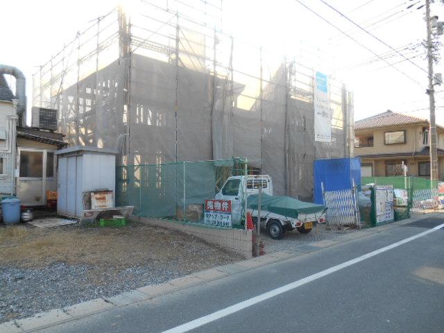 Local photos, including front road. Local (12 May 2013) Shooting