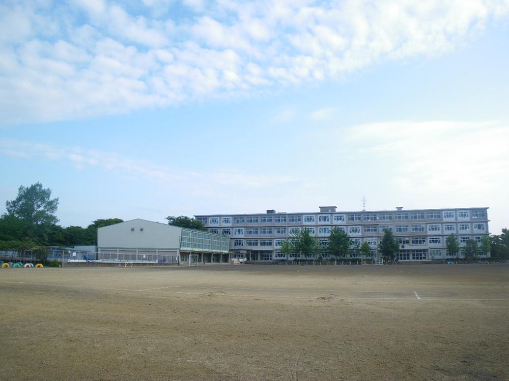 Primary school. 2136m to Hamamatsu Tatsuizumi Elementary School
