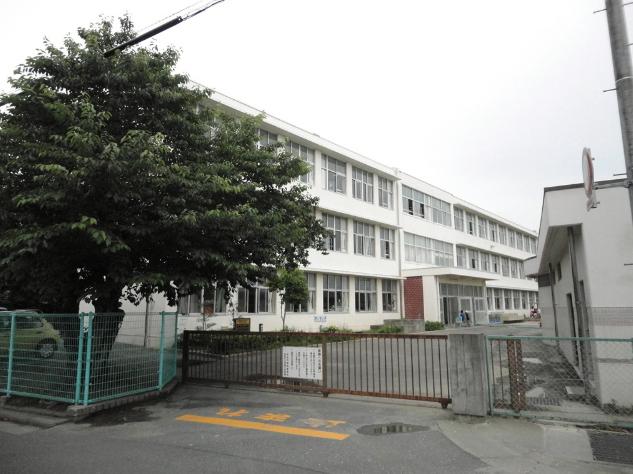 Primary school. 1722m to the Hamamatsu Municipal draft horse elementary school (elementary school)