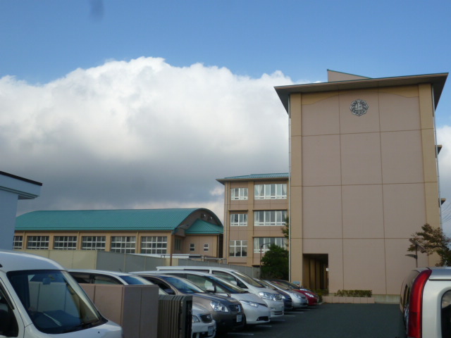 Primary school. Ueshima to elementary school (elementary school) 932m