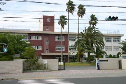 Primary school. Static 1270m to large attached elementary school