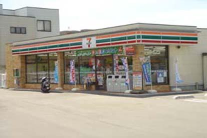 Convenience store. Seven-Eleven Shijimizuka 300m up to 4-chome