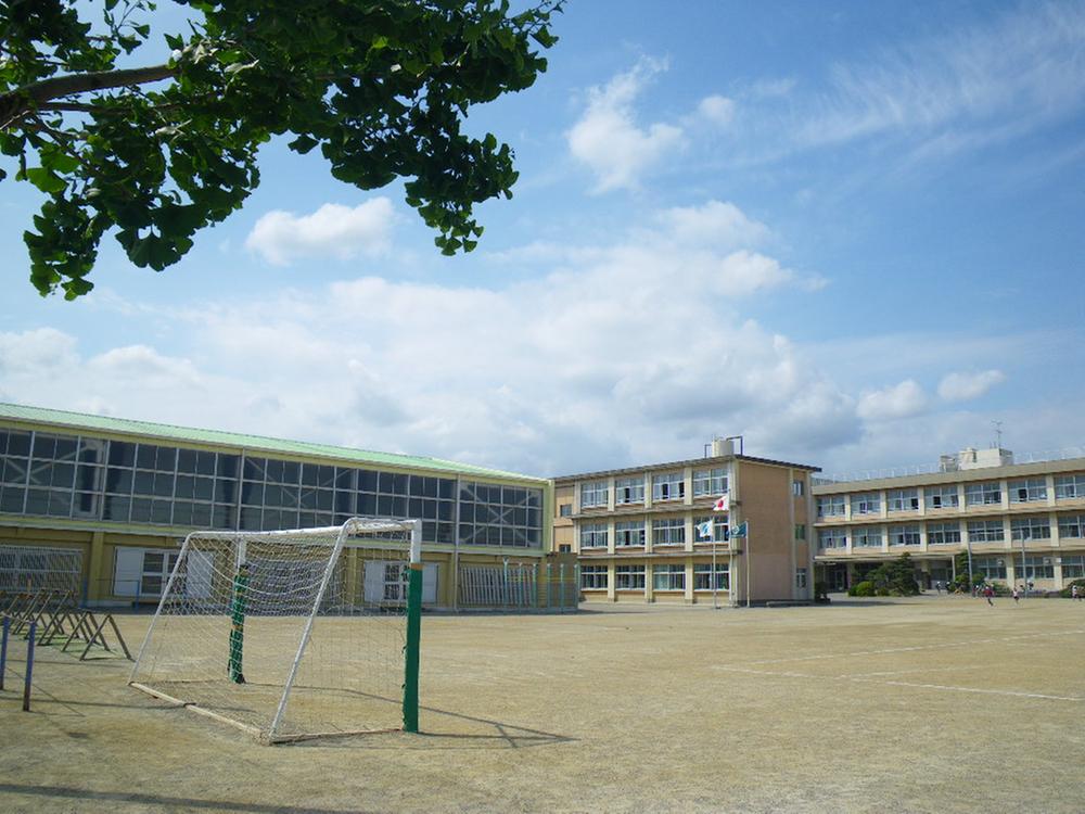 Primary school. 262m to the Hamamatsu Municipal Hagioka Elementary School