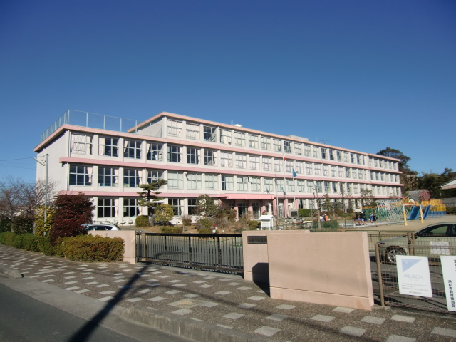 Primary school. 932m to the Hamamatsu Municipal Tomizuka elementary school (elementary school)